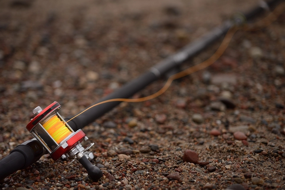 Wędka Century TTR z multiplikatorem Abu i żyłką SAKUMA NITE CRYSTAL