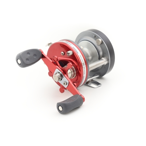Abu Garcia Ambassadeur 5000 Red End Black multiplikator do longcastingu