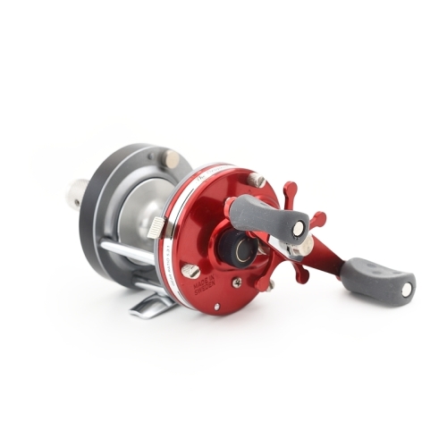 Abu Garcia Ambassadeur 5000 Red End Black multiplikator do longcastingu